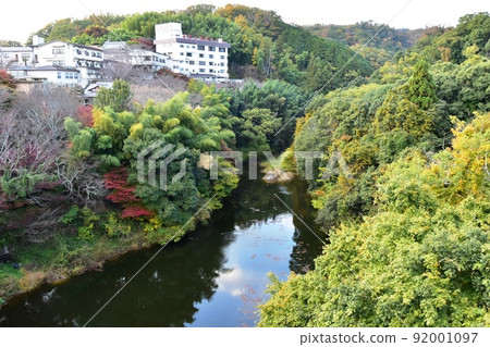Nara Prefecture Daimon Pond, Shigisan Kanko Hotel and Shigisan Mountain Range 92001097