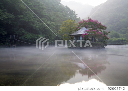 紅小蘗花林中的一日休閒小鎮 92002742