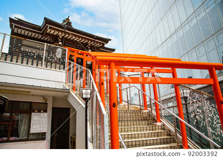 It is a mystery-loving Inao Shrine in the building district of Hiroshima City. It is famous for exterminating youkai and amulets. Sachio Kinugasa and Natsuhiko Kyogoku Lanterns It is a mystery-loving Inao Shrine in the building district of Hiroshima City. It is famous for exterminating youkai and amulets. Sachio Kinugasa and Natsuhiko Kyogoku Lanterns 92003392