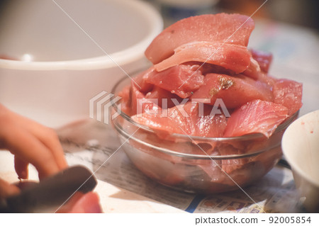 新鮮鰹魚和金槍魚料理 沖繩縣宮古島 家庭餐桌 92005854