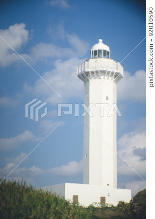 日本沖繩縣東平安長崎岬的白色燈塔宮古島的壯麗景色而聞名的旅遊勝地 92010590