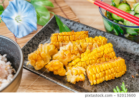 Grilled corn and fritters 92013600