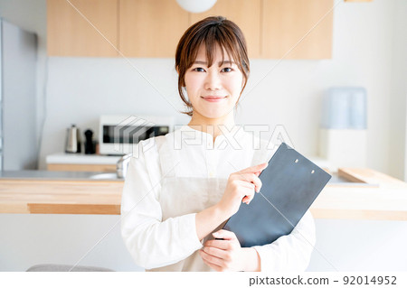 Housekeeper female Housekeeper female 92014952