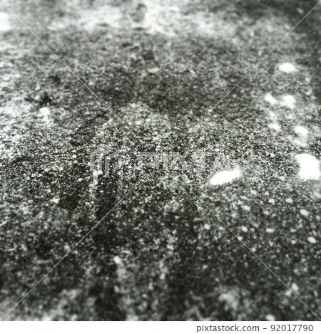 開始堆積的道路上的雪 92017790