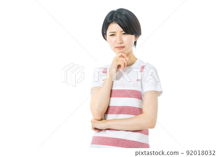 Young housewife in an apron (white background) Young housewife in an apron (white background) 92018032