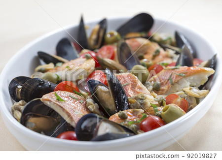 Splendid alfonsino aqua pazza Splendid alfonsino aqua pazza 92019827