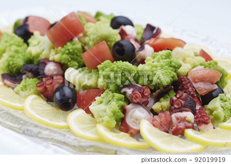 Octopus and romanesco salad 92019919