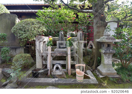 Gichuji Temple, Basho Matsuo's Tomb, Otsu City, Shiga Prefecture 92020646