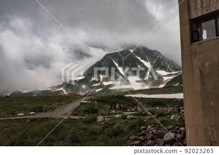 室堂平（酒店立山客房窗大山） 92023265