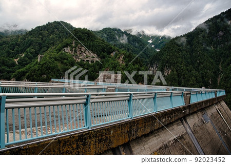 黑部大壩（重力壩拱形人行道） 92023452