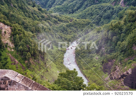 Kurobe Dam (downstream river, moya above the river) Kurobe Dam (downstream river, moya above the river) 92023570