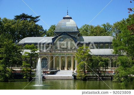 Crystal Palace in Retiro Park (Paragio de Crystal) Crystal Palace in Retiro Park (Paragio de Crystal) 92023809