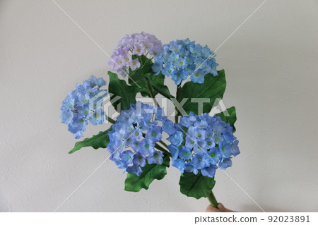 Hydrangea and artificial flowers of bread flower (a work of resin clay) 92023891