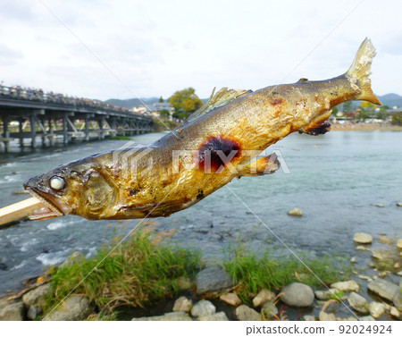 用香魚串享受日本的夏天！京都嵐山 92024924