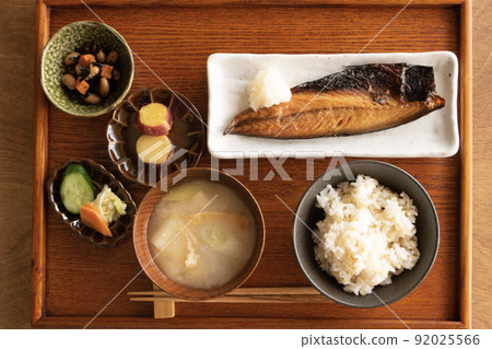 A healthy traditional Japanese breakfast in the style of one soup and three vegetables. 92025566