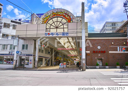 北海道小樽市白天小樽Sunmall Ichibangai入口的風景 北海道小樽市白天小樽Sunmall Ichibangai入口的風景 92025757