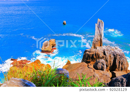 Rough waves in the Pacific Ocean and Karakuwa Peninsula Ogama Oriishi 92028129