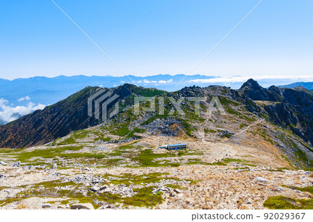 秋天的木曾駒山徒步旅行(從木曾駒山頂到南阿爾卑斯山和法劍岳的景色) 秋天的木曾駒山徒步旅行(從木曾駒山頂到南阿爾卑斯山和法劍岳的景色) 92029367