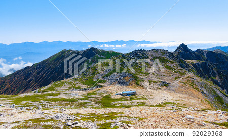秋天的木曾駒山徒步旅行(從木曾駒山頂到南阿爾卑斯山和法劍岳的景色) 秋天的木曾駒山徒步旅行(從木曾駒山頂到南阿爾卑斯山和法劍岳的景色) 92029368