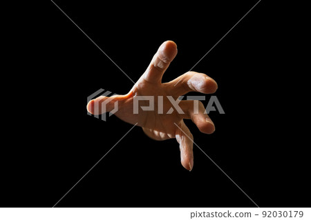 一個男人的手抓住 一個男人的手抓住 92030179