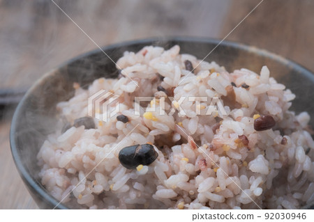 16粒大米 92030946