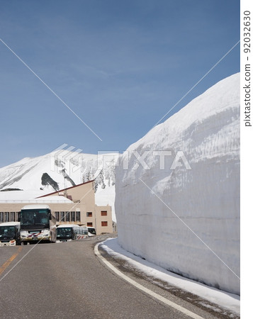 雪迴廊和立山高原巴士 92032630