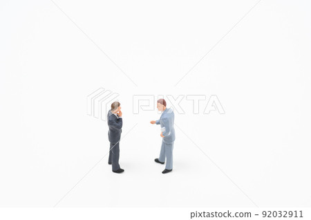 Two businessmen, politicians, diplomacy 92032911