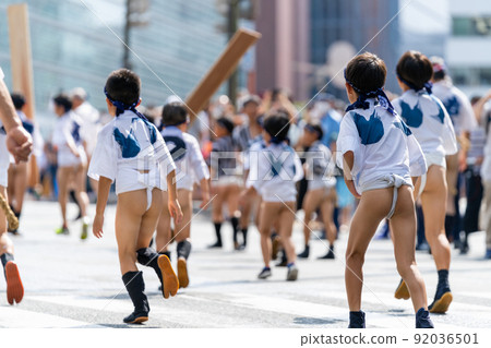 《Fukuoka Prefecture》 Hakata Gion Yamakasa Group Mountain Show (July 13) 92036501