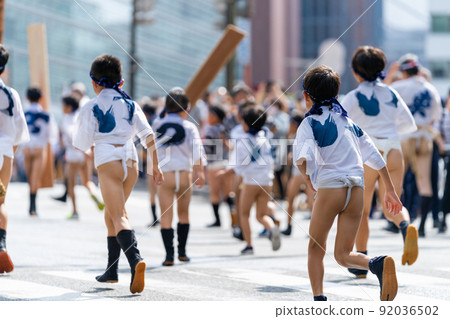 《Fukuoka Prefecture》 Hakata Gion Yamakasa Group Mountain Show (July 13) 《Fukuoka Prefecture》 Hakata Gion Yamakasa Group Mountain Show (July 13) 92036502