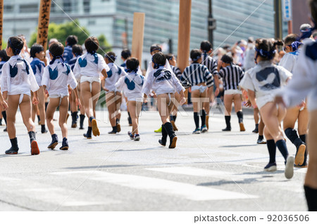 《Fukuoka Prefecture》 Hakata Gion Yamakasa Group Mountain Show (July 13) 92036506