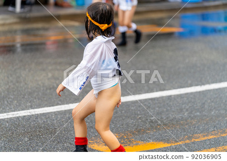 《Fukuoka Prefecture》 Hakata Gion Yamakasa Group Mountain Show (July 13) 《Fukuoka Prefecture》 Hakata Gion Yamakasa Group Mountain Show (July 13) 92036905