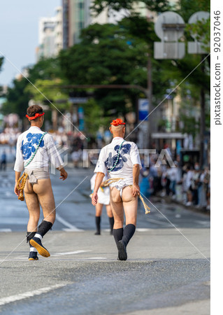 《Fukuoka Prefecture》 Hakata Gion Yamakasa Group Mountain Show (July 13) 92037046