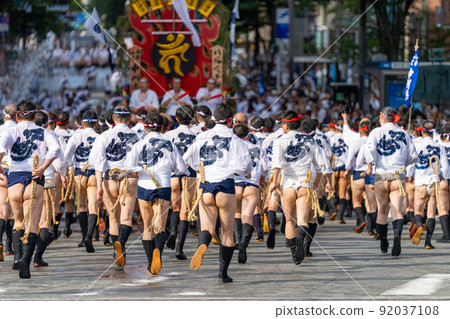 《Fukuoka Prefecture》 Hakata Gion Yamakasa Group Mountain Show (July 13) 《Fukuoka Prefecture》 Hakata Gion Yamakasa Group Mountain Show (July 13) 92037108