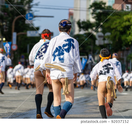 《Fukuoka Prefecture》 Hakata Gion Yamakasa Group Mountain Show (July 13) 92037152
