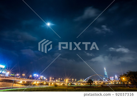 riverside moonlit night 92037316