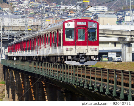 Vehicles on the Kintetsu Ikoma Line crossing the Yamato River 92040751
