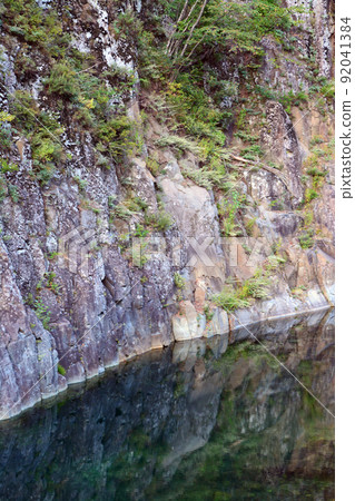從遠古時代創造的美麗地質懸崖 從遠古時代創造的美麗地質懸崖 92041384