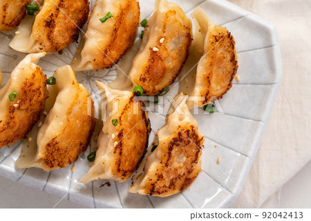 煎餃 鍋貼 餃子 點心 Pan-fried Dumpling gyoza ギョウザ 92042413