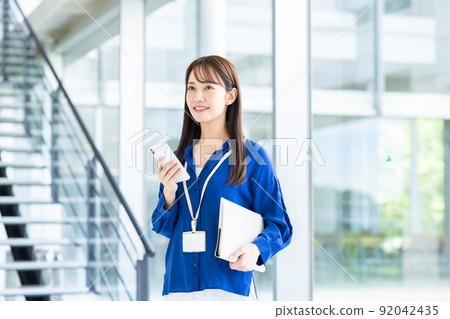 Young business woman in the office 92042435