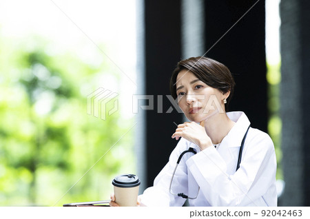 女兒女醫生 92042463