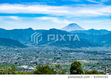 Kofu Basin and Mt. Fuji in Yamanashi Prefecture Kofu Basin and Mt. Fuji in Yamanashi Prefecture 92044392