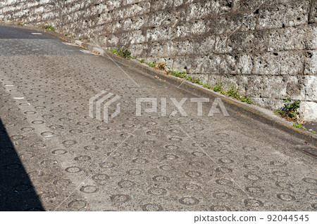 O-ring on concrete pavement O-ring on concrete pavement 92044545