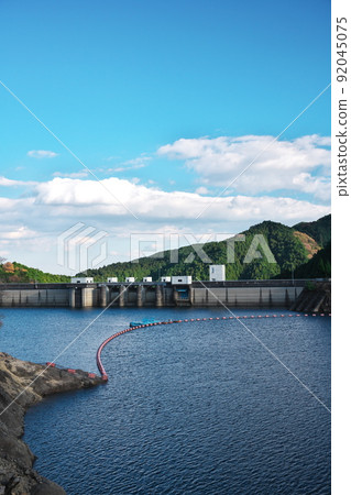 秋空中的阿努水壩和石城湖 秋空中的阿努水壩和石城湖 92045075