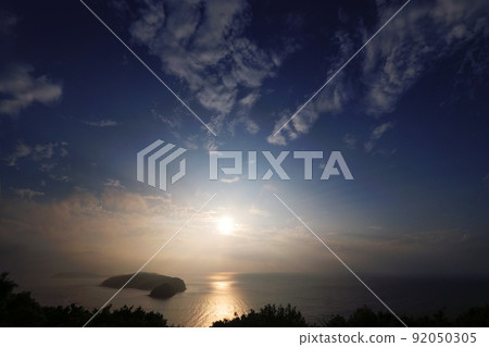 夏日傍晚天空,超廣角,天基,220623pm,由大氣中的水蒸氣產生大量光線 夏日傍晚天空,超廣角,天基,220623pm,由大氣中的水蒸氣產生大量光線 92050305