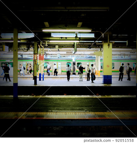 [Kamakura City] After the rainy season, the platform in the afternoon 92051558