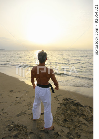 Japanese senior middle-aged male karate martial arts practice 92054321