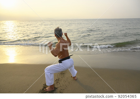Japanese senior middle-aged male karate martial arts practice 92054365