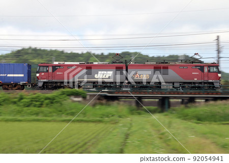 EH500 towed freight train: Kangaroo Liner SS60 (in Tochigi Prefecture) 92054941