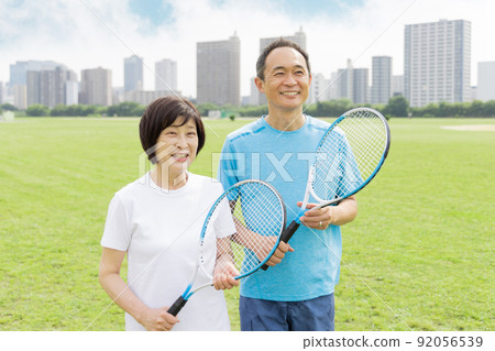 資深夫婦網球形象 92056539