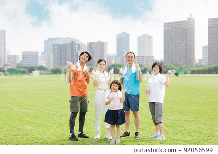 三代家庭鍛煉形象 92056599